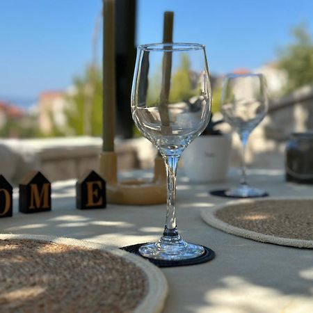 Romantic Stone- Studio Apartman أوميس المظهر الخارجي الصورة