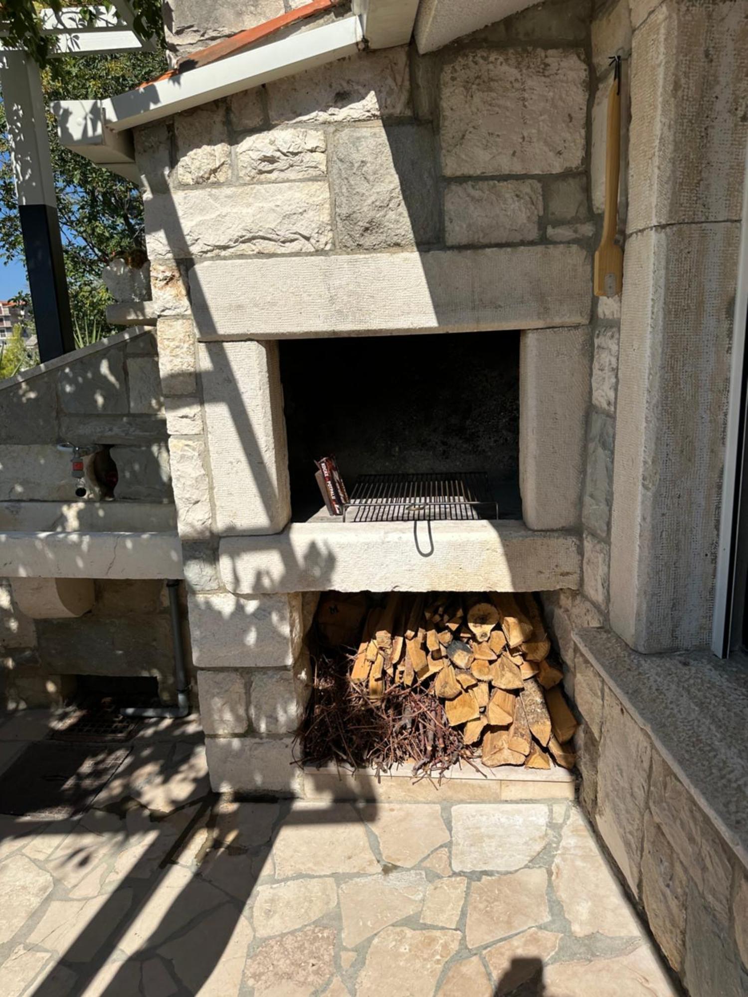 Romantic Stone- Studio Apartman أوميس المظهر الخارجي الصورة