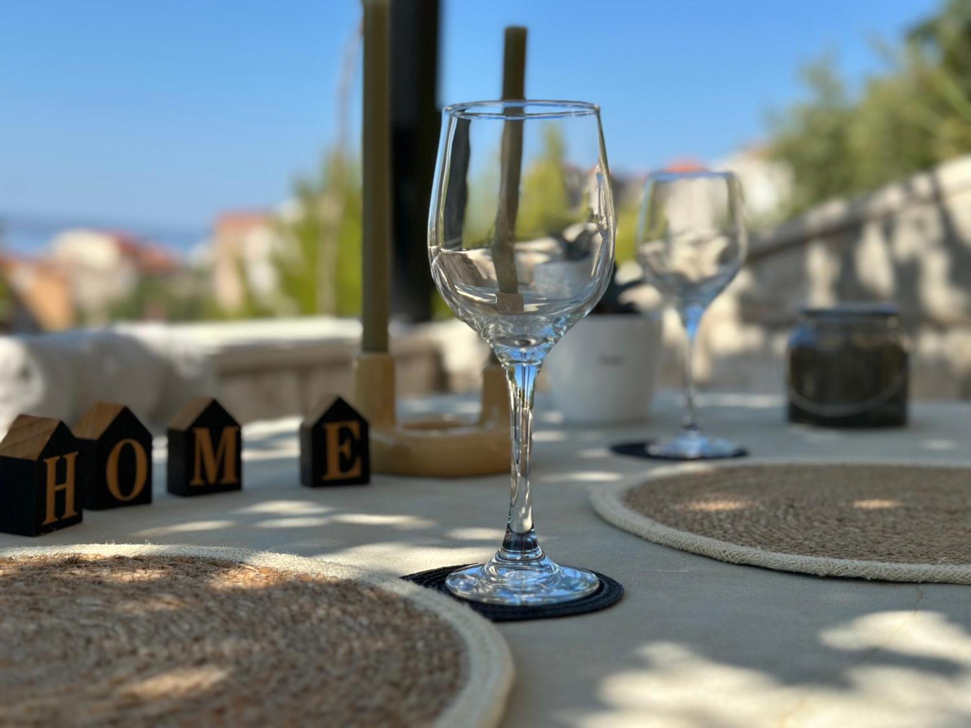 Romantic Stone- Studio Apartman أوميس المظهر الخارجي الصورة