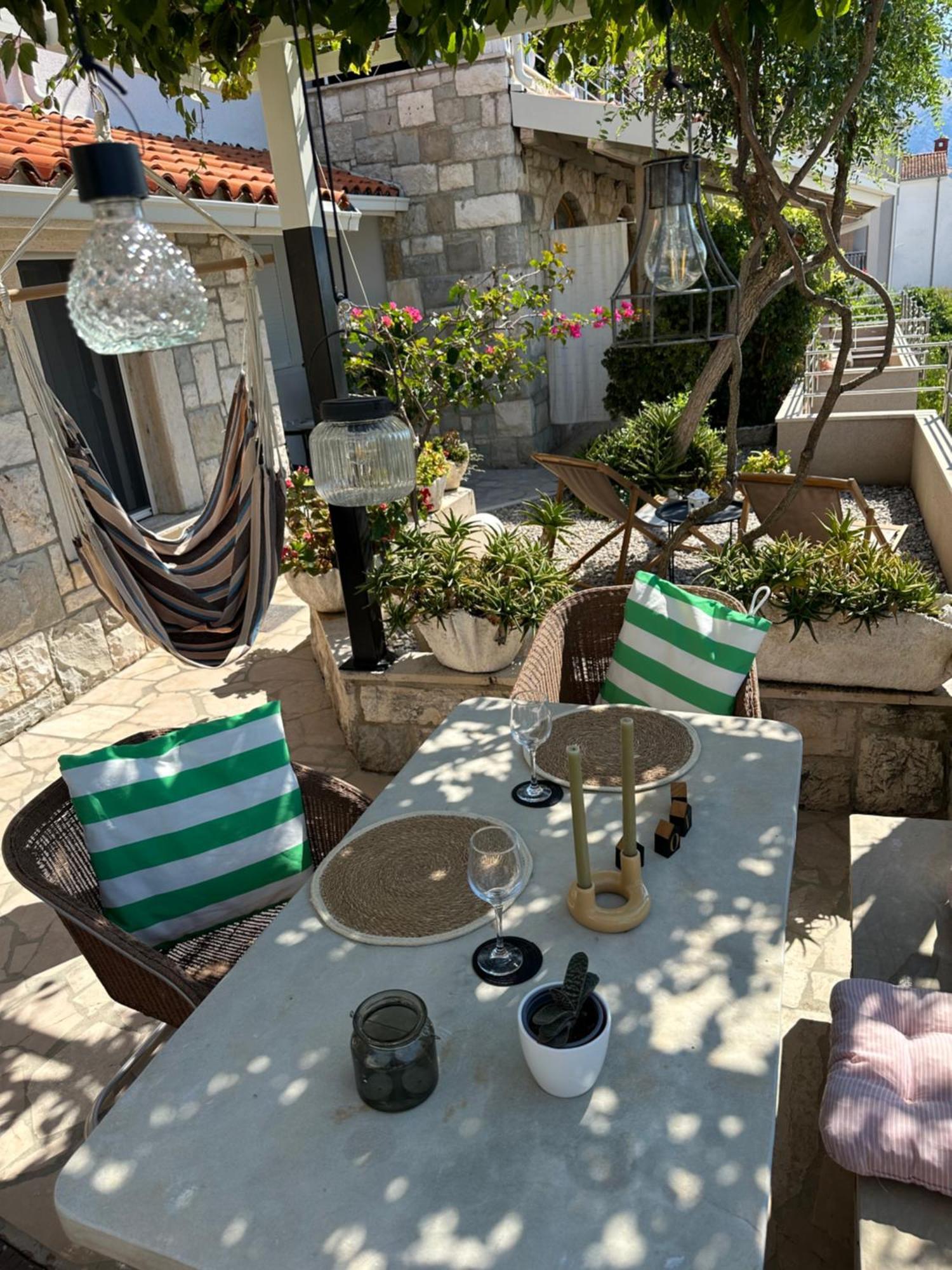 Romantic Stone- Studio Apartman أوميس المظهر الخارجي الصورة